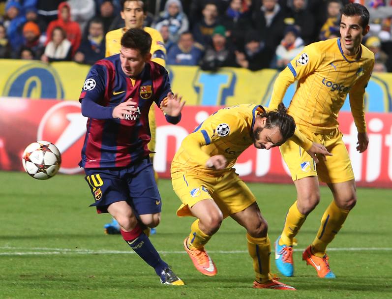 In casa dell&#39;Apoel, infatti, Messi realizza nel primo tempo il gol del momentaneo 2-0 del Barcellona, poi nella ripresa dilaga segnando altri due gol.